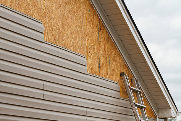 Professional Emergency Siding Repair technician working in Souderton, PA